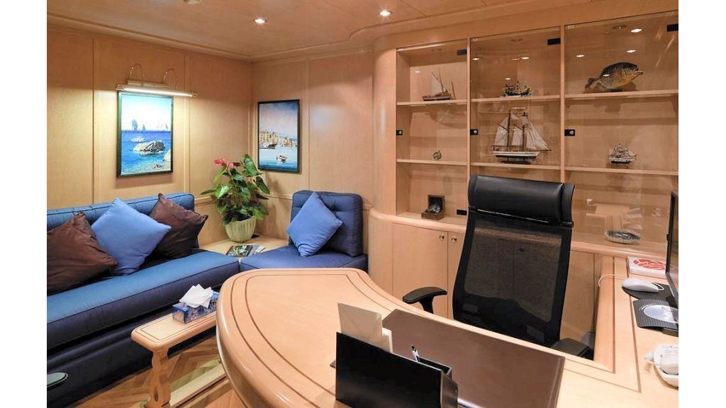Motor Yacht Aktobe Office Room