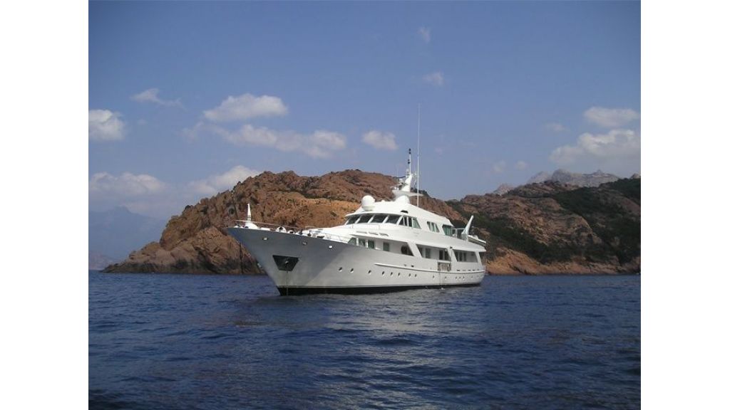 Motor Yacht Intuition Lady (1)