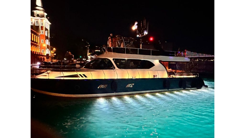 Zeus Motor Yacht (601)