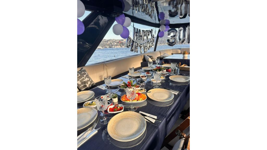 Zeus Motor Yacht (607)