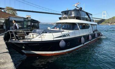 Zeus Motor Yacht (608) master