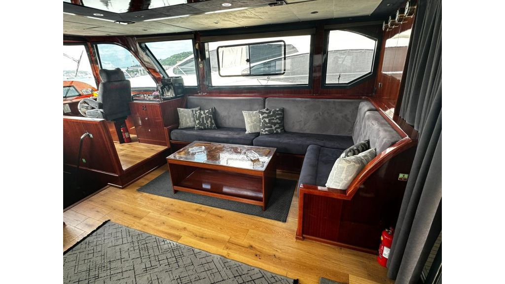 Zeus Motor Yacht (615)