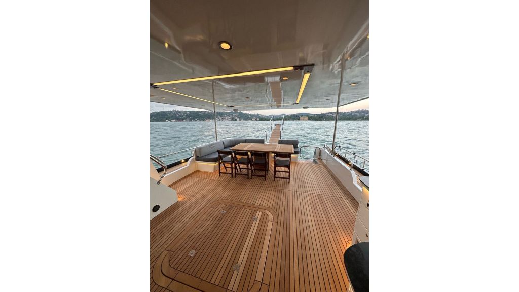 Zeus Motor Yacht (623)