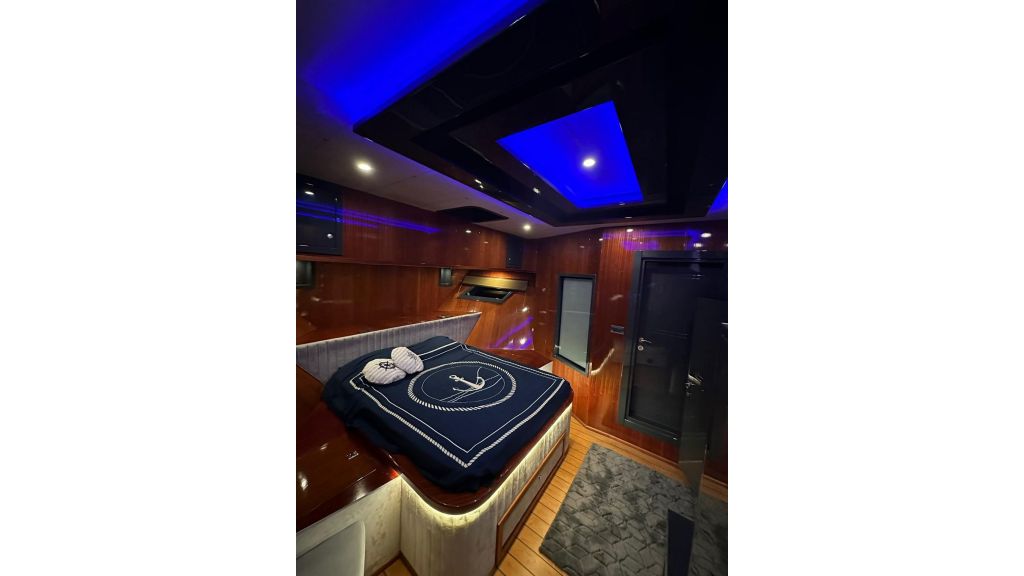 Zeus Motor Yacht (629)
