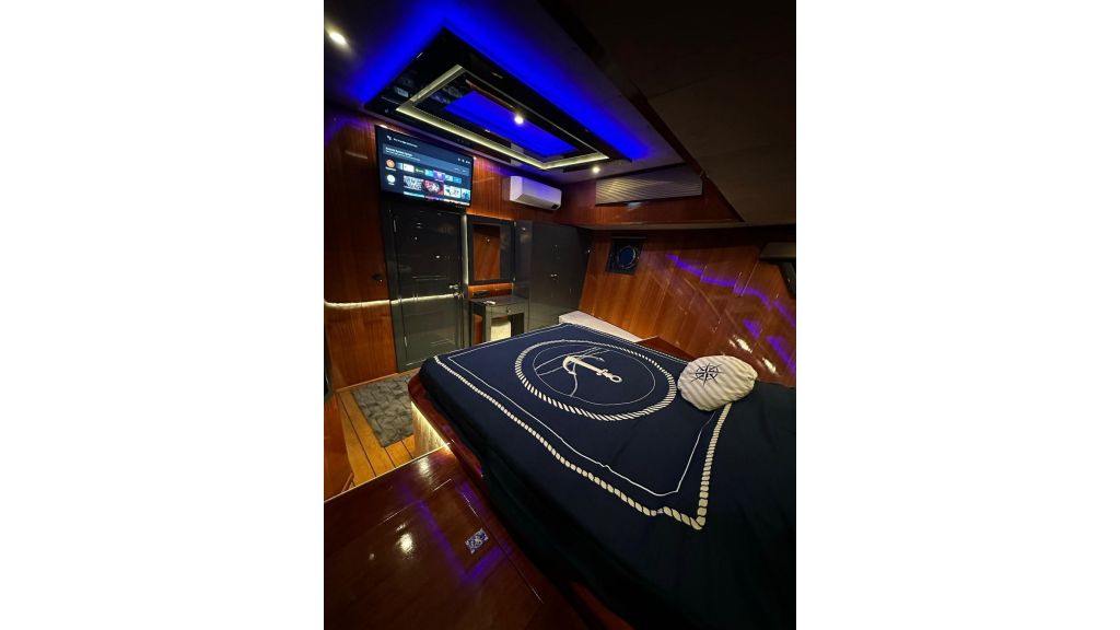 Zeus Motor Yacht (631)