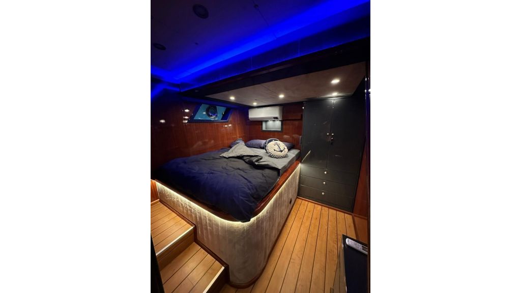 Zeus Motor Yacht (632)