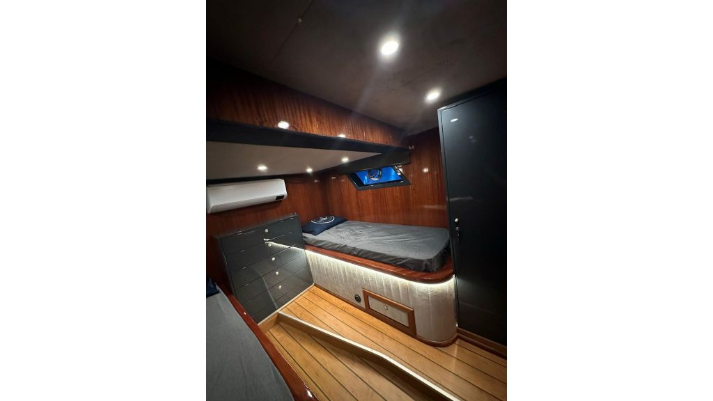 Zeus Motor Yacht (636)