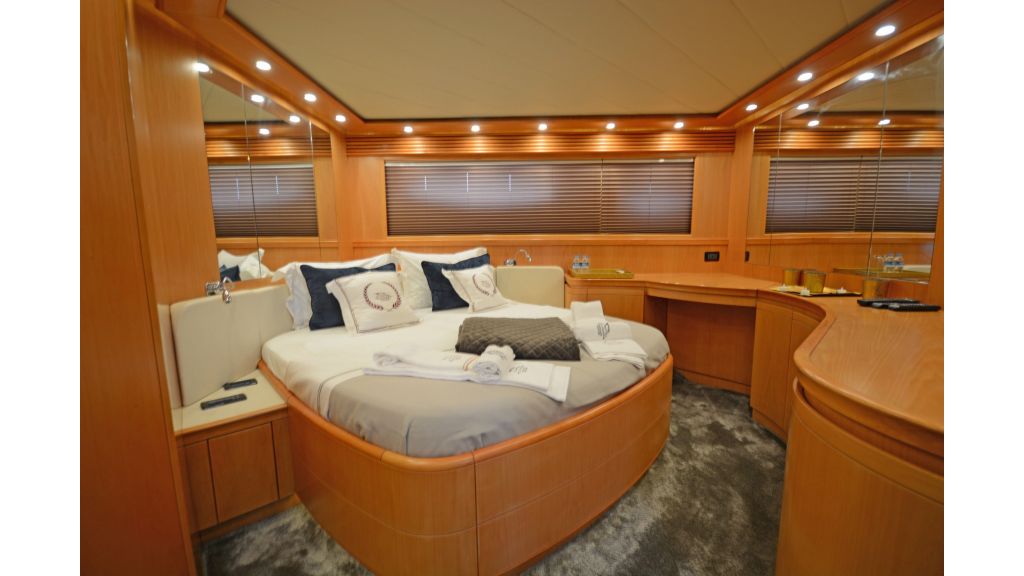 Pershing 88 For Charter (12)