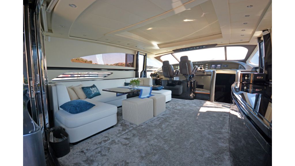 Pershing 88 For Charter (48)