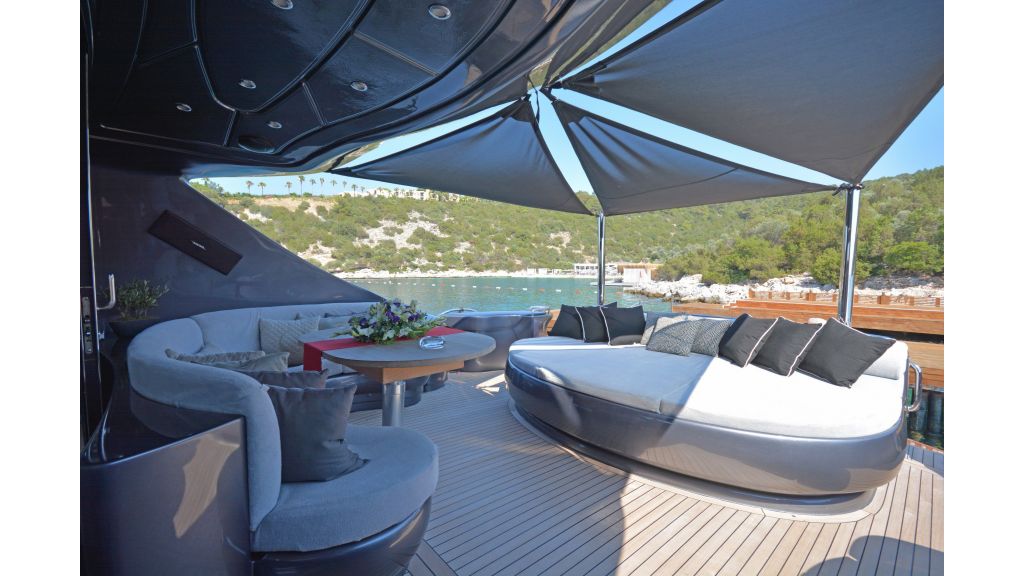 Pershing 88 For Charter (65)