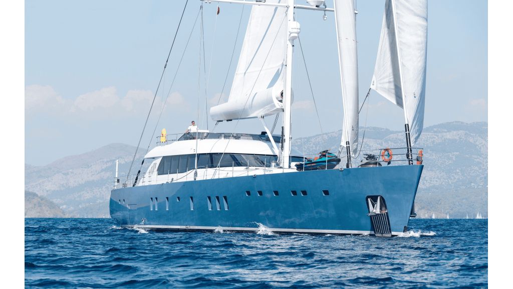 Luxury Motor Sailing Yacht (1)