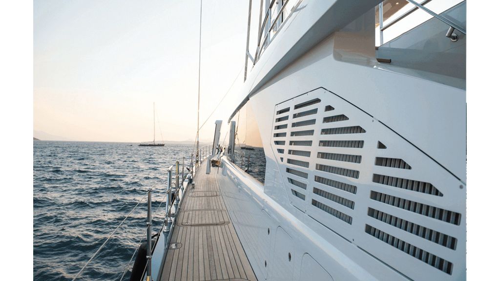 Luxury Motor Sailing Yacht (101)