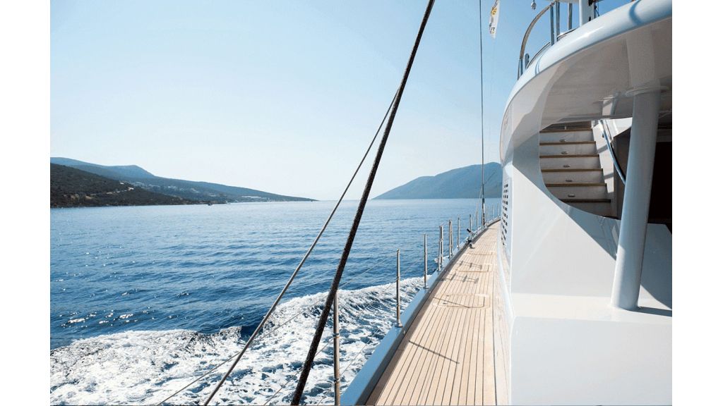 Luxury Motor Sailing Yacht (72)