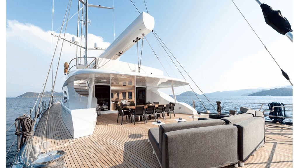 Luxury Motor Sailing Yacht (85)