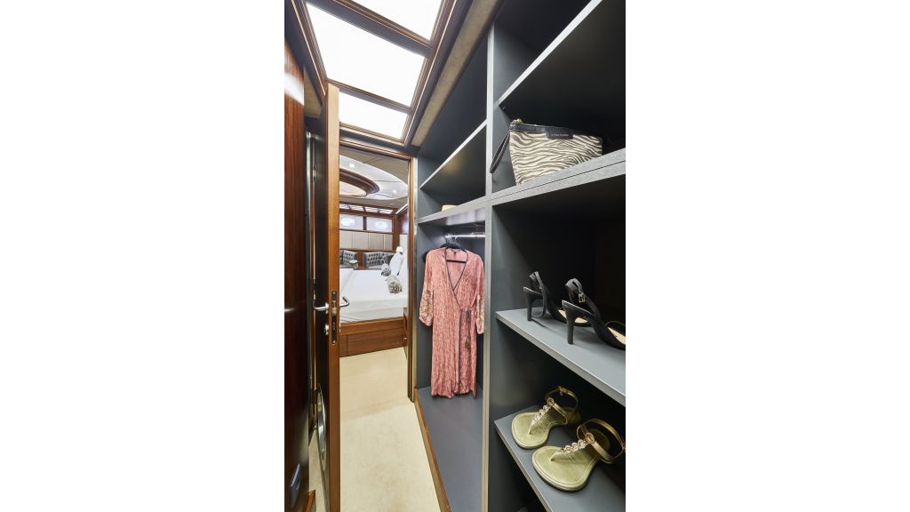 LG Aft Master Cabin walk-in wardrobe (1)