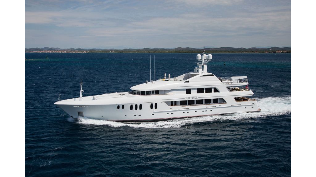 Mustique Luxury Motor Yacht