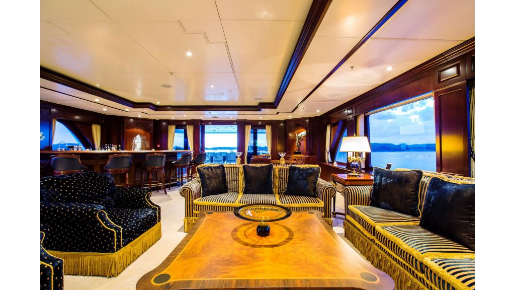 Mustique Luxury Motor Yacht