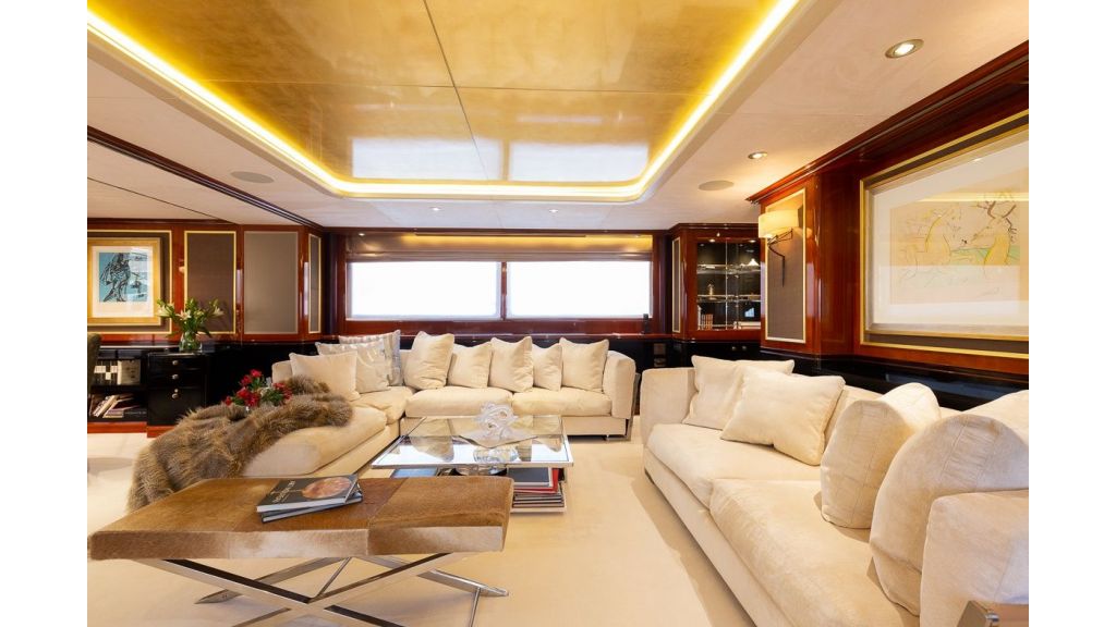 Luxury motor yacht Il Sole