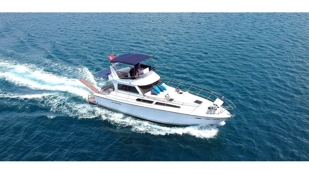 Omega Motoryacht charter