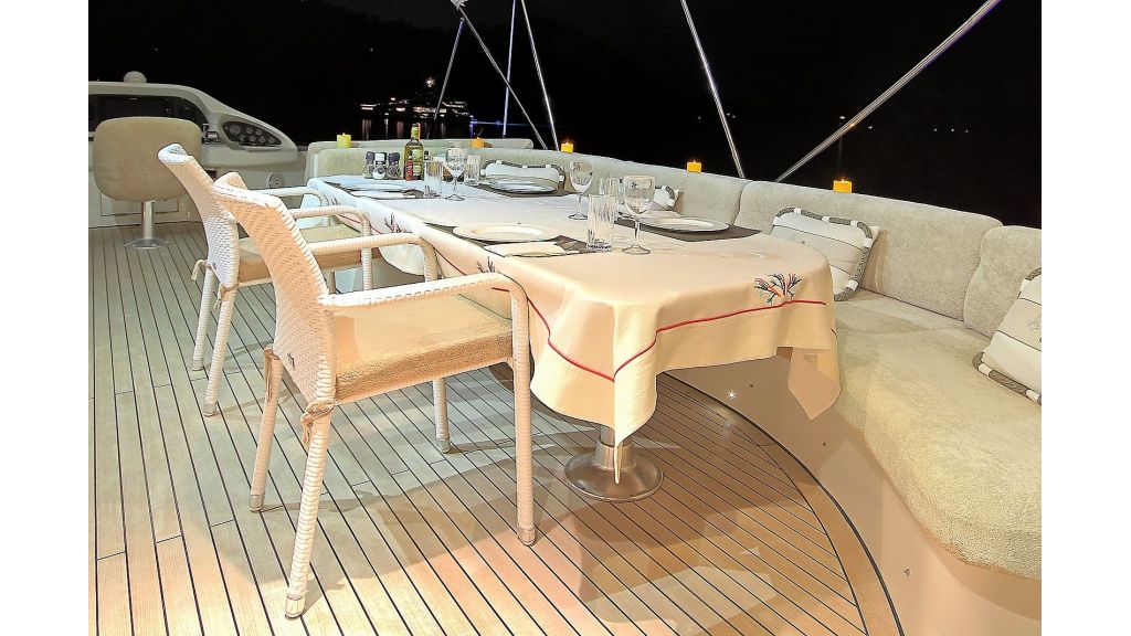 Blanco Luxury Motor Yacht (51)