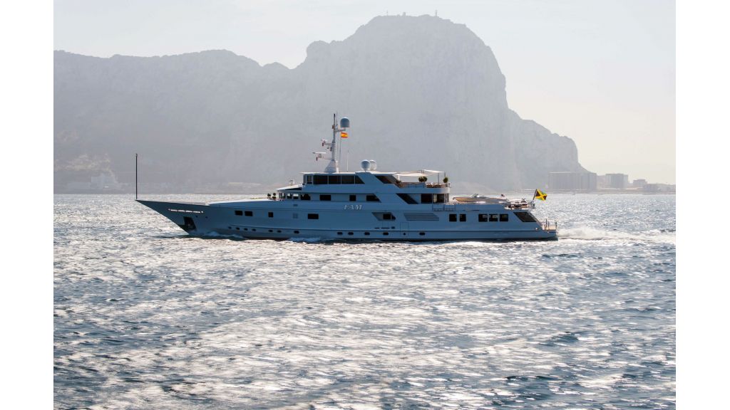Luxury Yacht Fam (53)