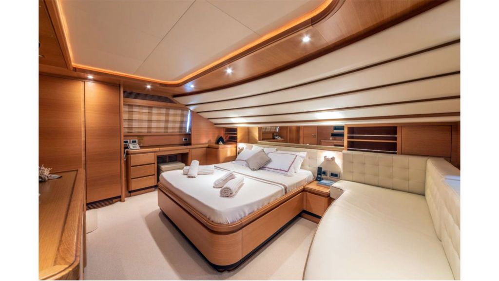 Luxury Motor Yacht Funda D (10)