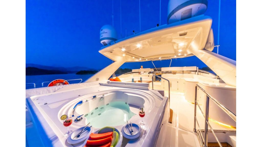 Luxury Motor Yacht Funda D (2)
