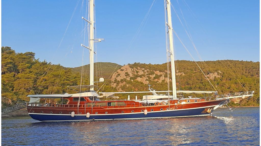 5 Cabins Transom Gulet master