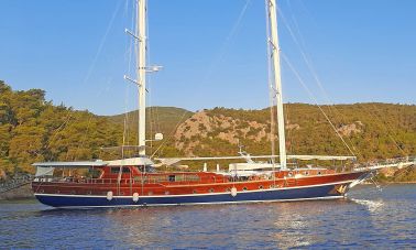 5 Cabins Transom Gulet master