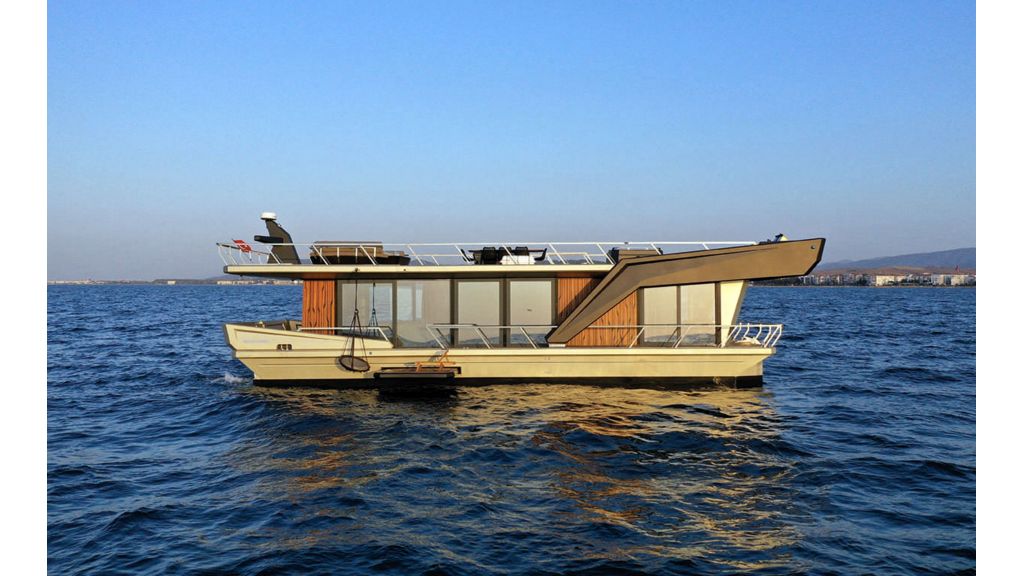 60Ft Floating House (20)
