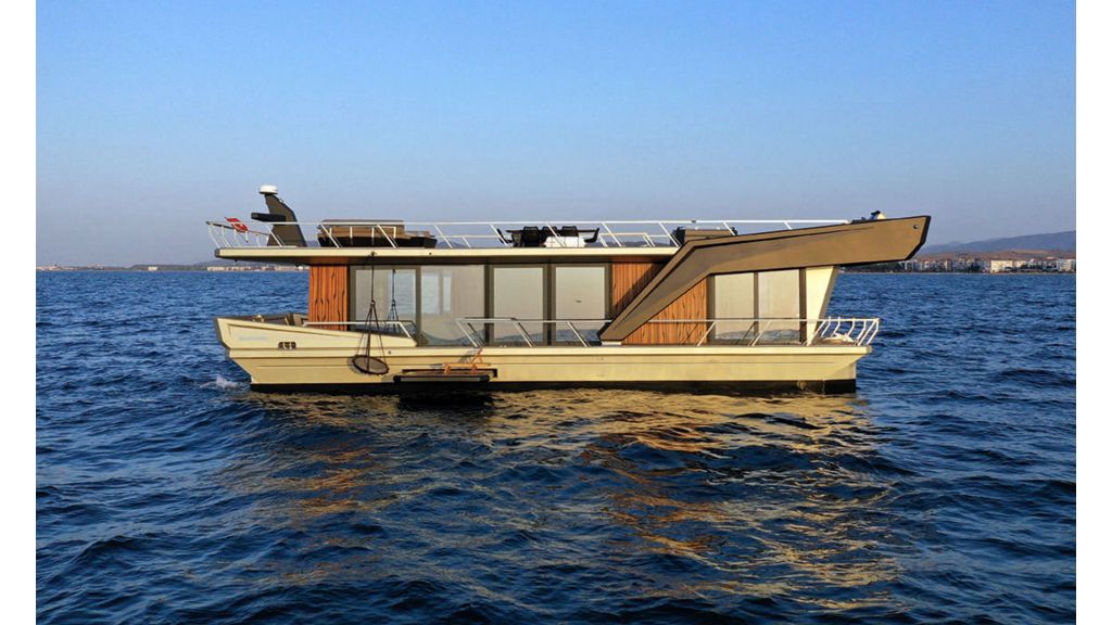 60Ft Floating House