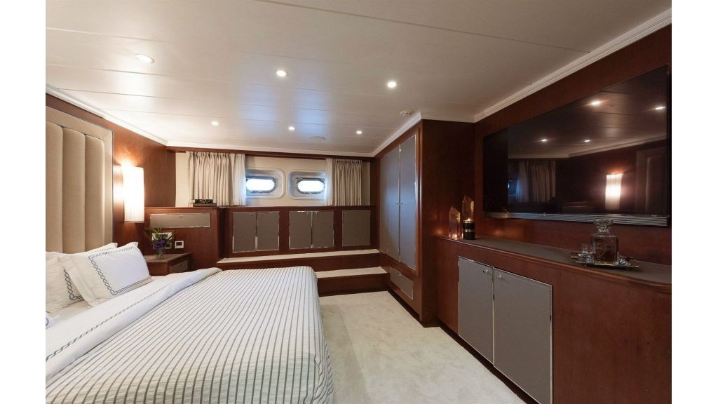 trideck 45m-luxury motor yacht (29)