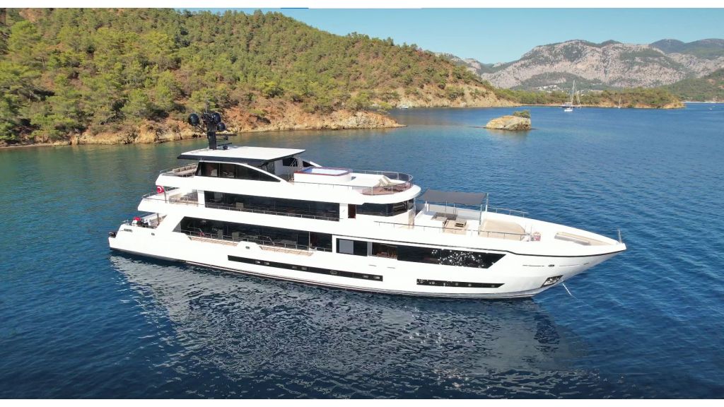 trideck 45m-luxury motor yacht (5)