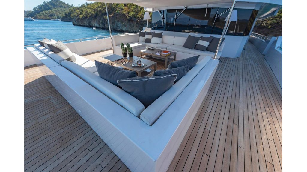 trideck 45m-luxury motor yacht (56)