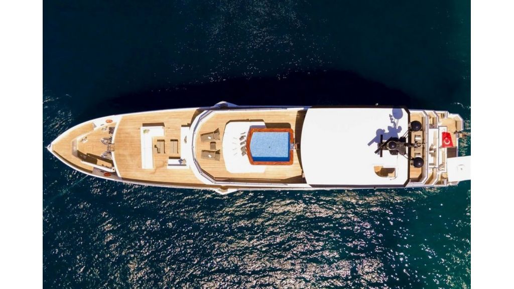 trideck 45m-luxury motor yacht (7)