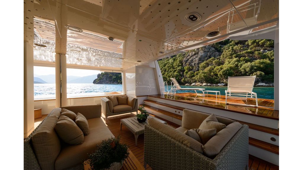 Aquarius Luxury Yacht (11)
