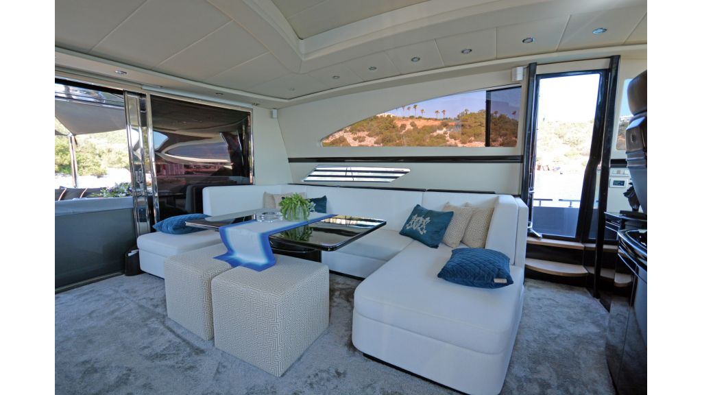 Pershing 88 For Charter (60)