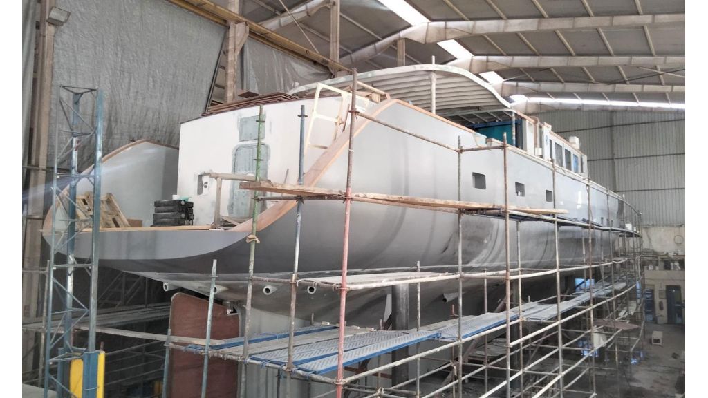 34m Luxury Steel Yacht (024)