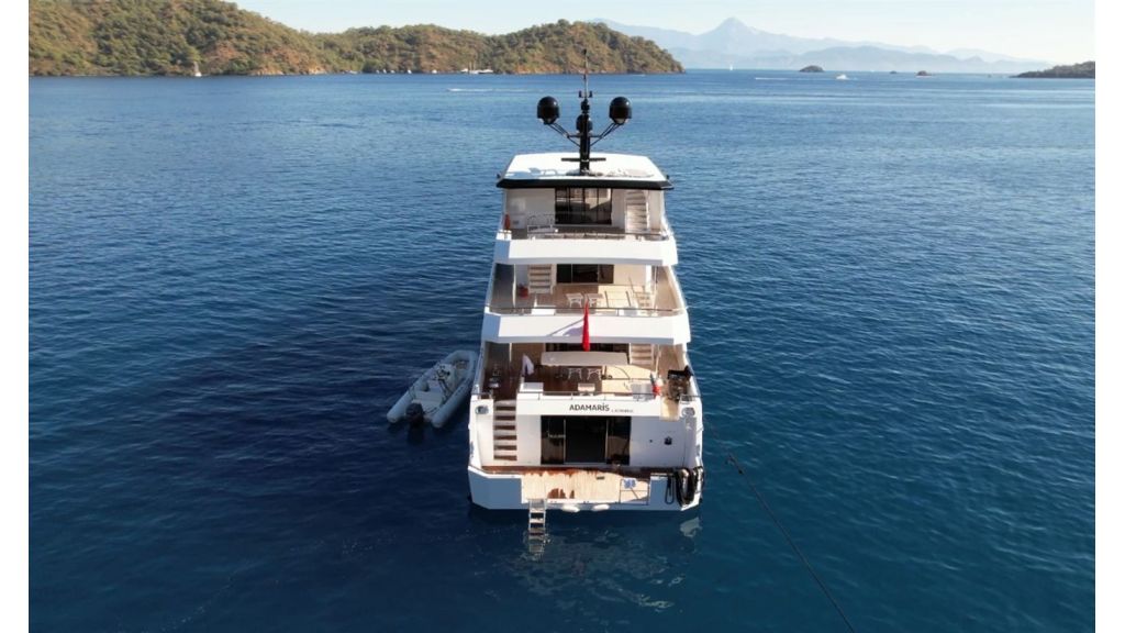adamaris-luxury-motor-yacht-3