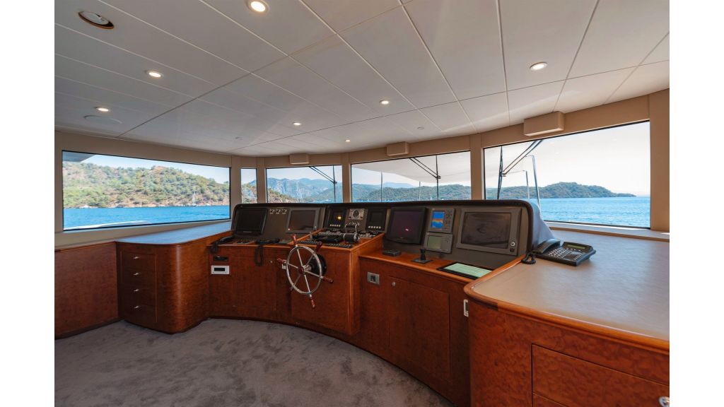 adamaris-luxury-motor-yacht-46
