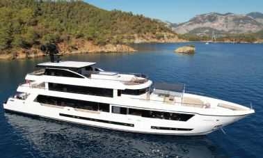 adamaris-luxury-motor-yacht-master