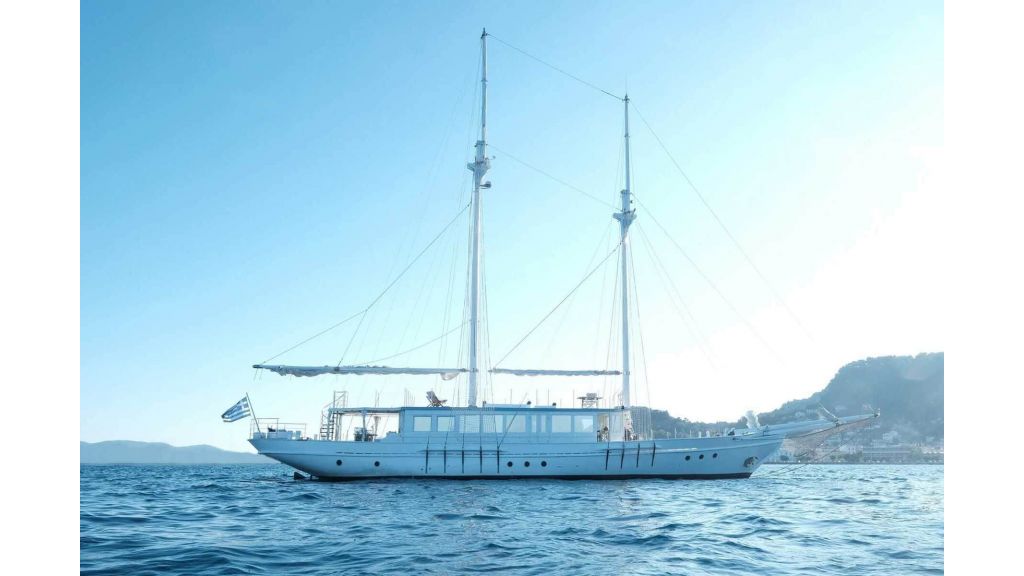 classic-sailing-yacht (1)
