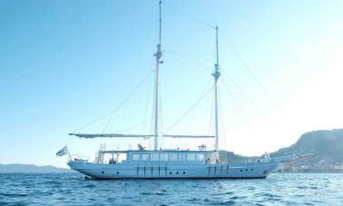 classic-sailing-yacht (1)
