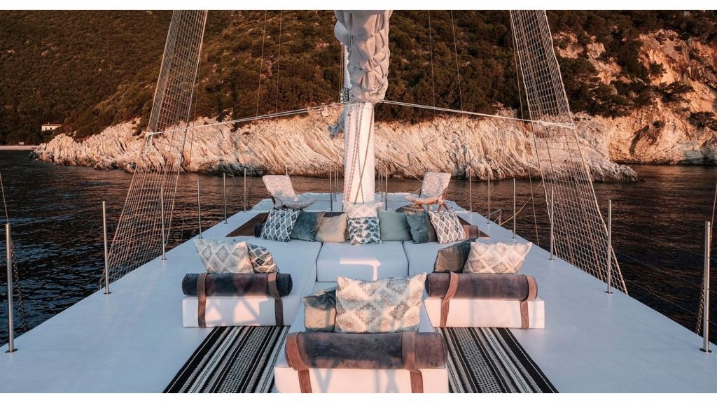 classic-sailing-yacht (20)