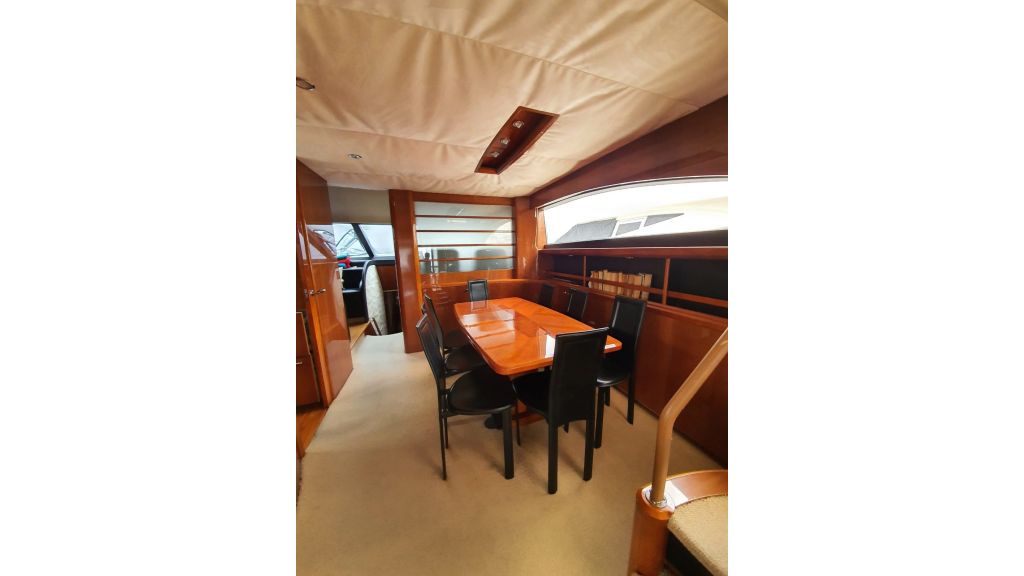 ciello-motor-yacht-for-charter (16)