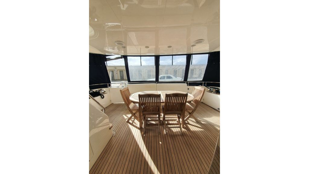 ciello-motor-yacht-for-charter (5)