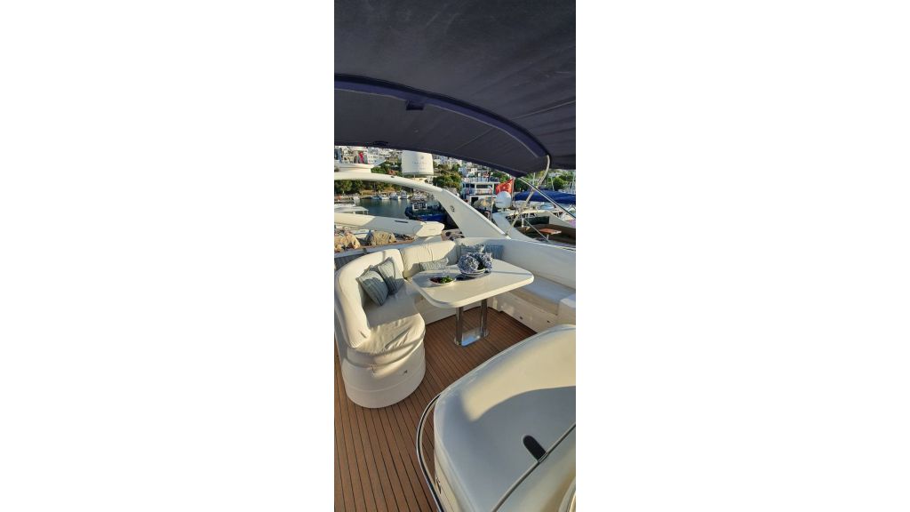 ciello-motor-yacht-for-charter (8)