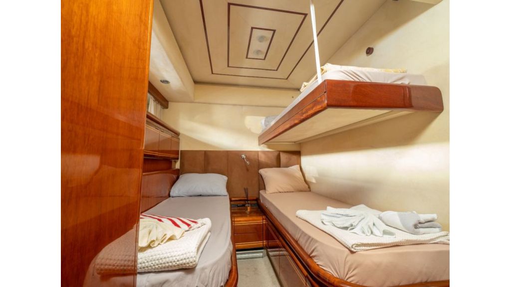 my-mio-amore-yacht-charter (15)