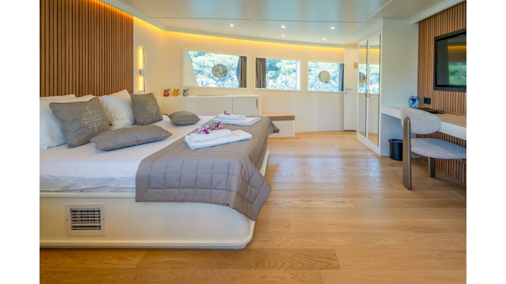 Neo Motoryacht Trawler (26)