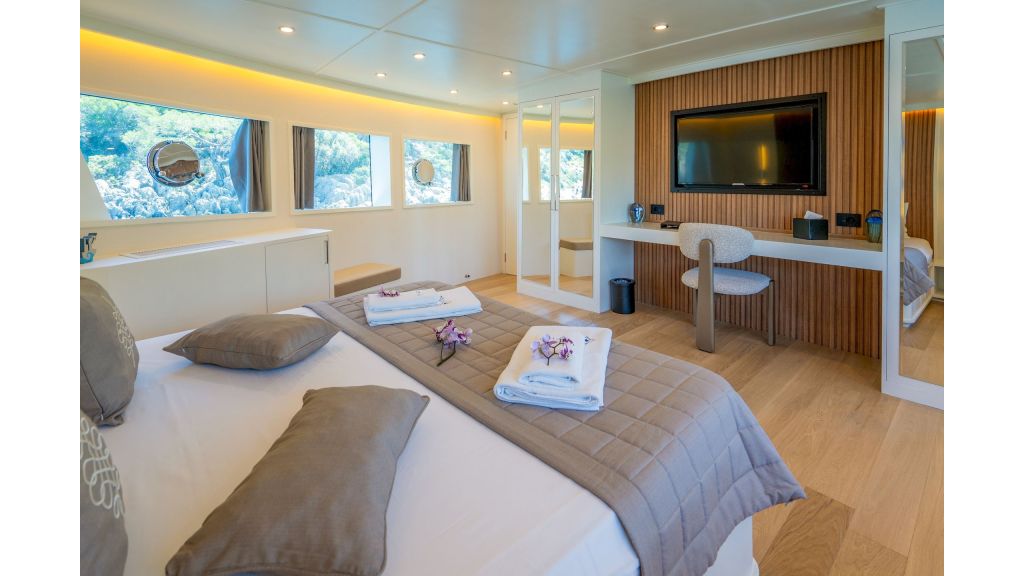 Neo Motoryacht Trawler (27)